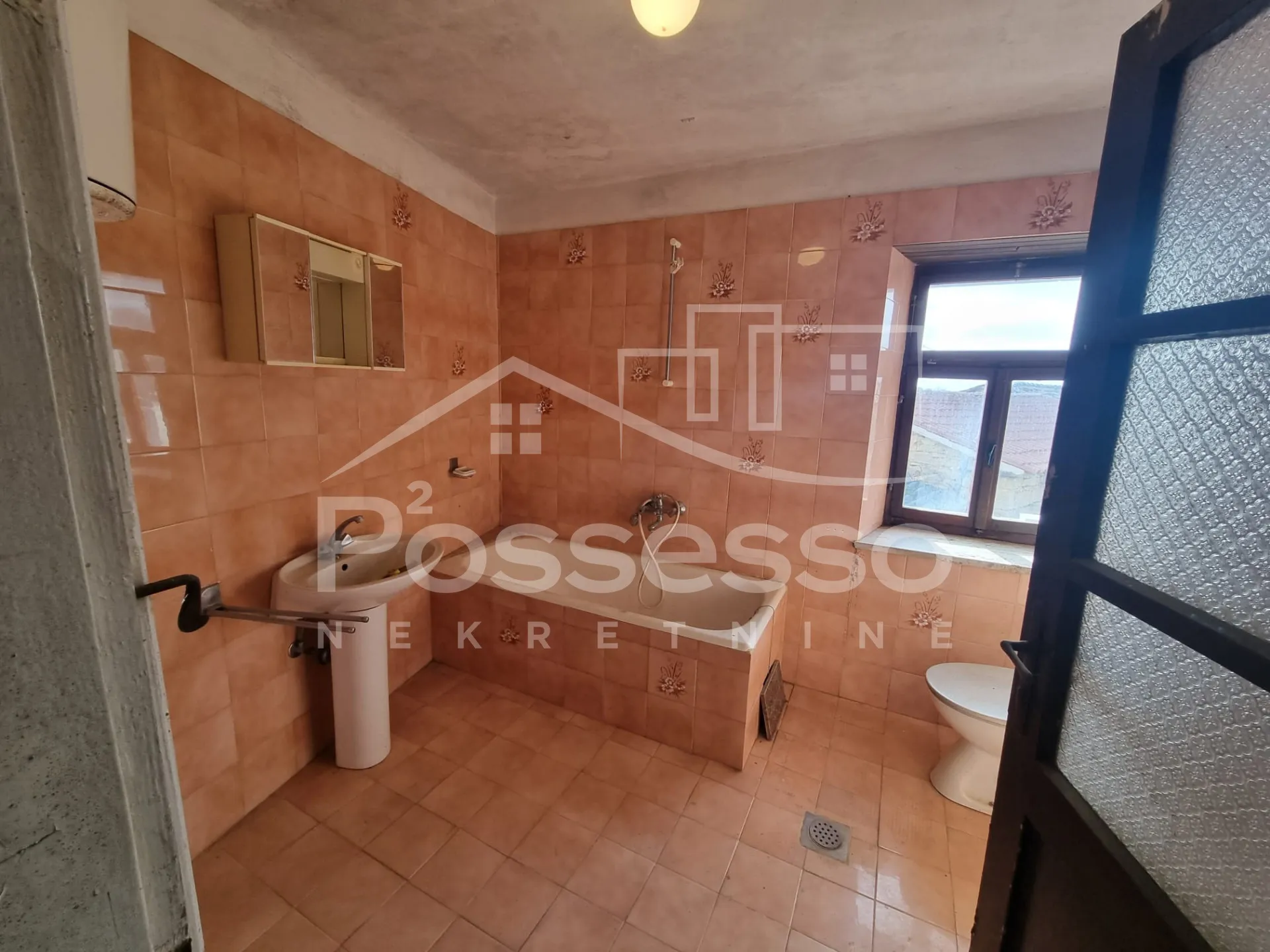 kuća prodaja stari pazin 200 m2 - slika 12