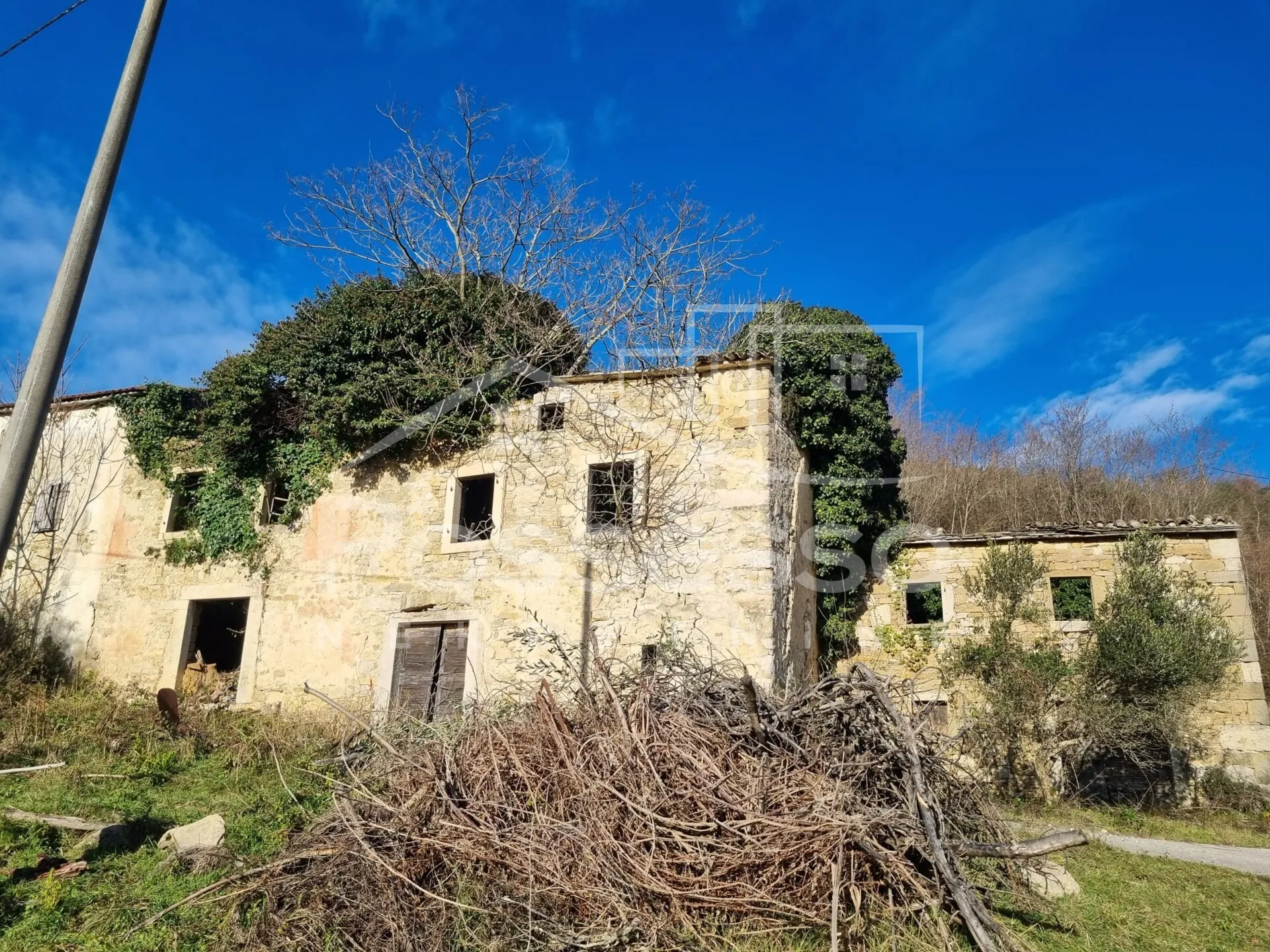 kuća prodaja grožnjan 160 m2 - slika 2