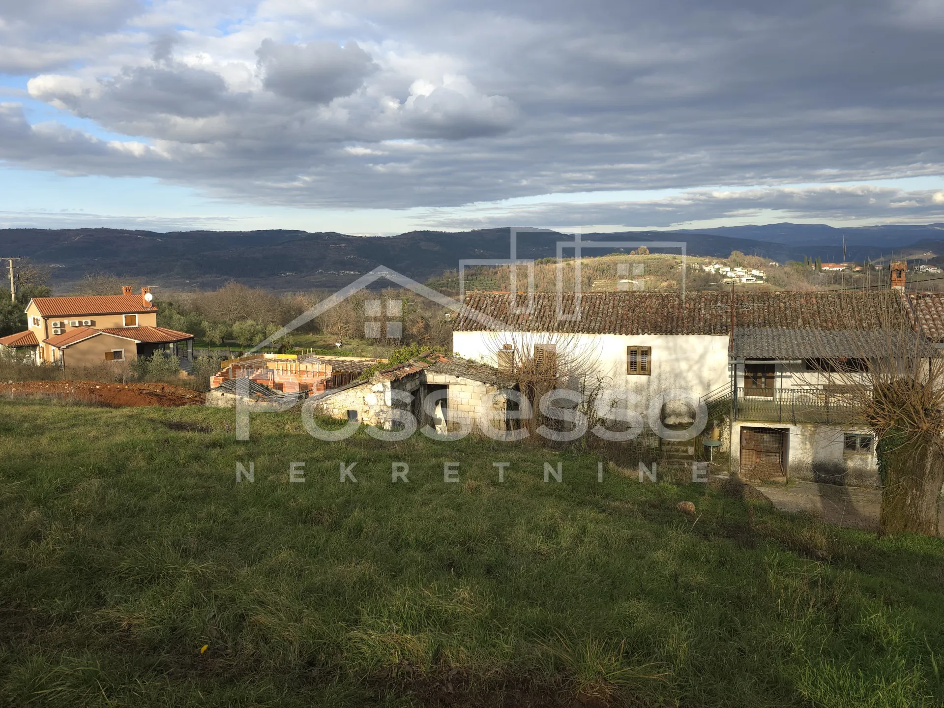 kuća prodaja karojba 172 m2 - slika 5