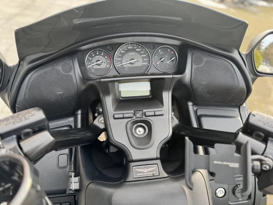 honda gl 1800 gold wing bagger abs tcs, 2013 god. - slika 20