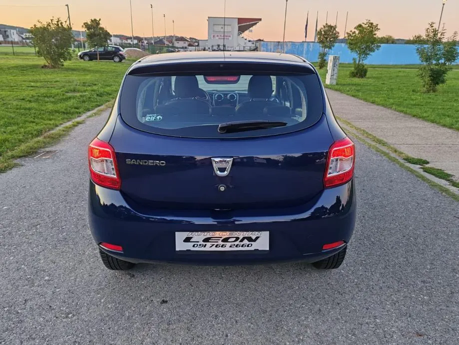dacia sandero 1,2 16v 2015 g. 102000 k - slika 5