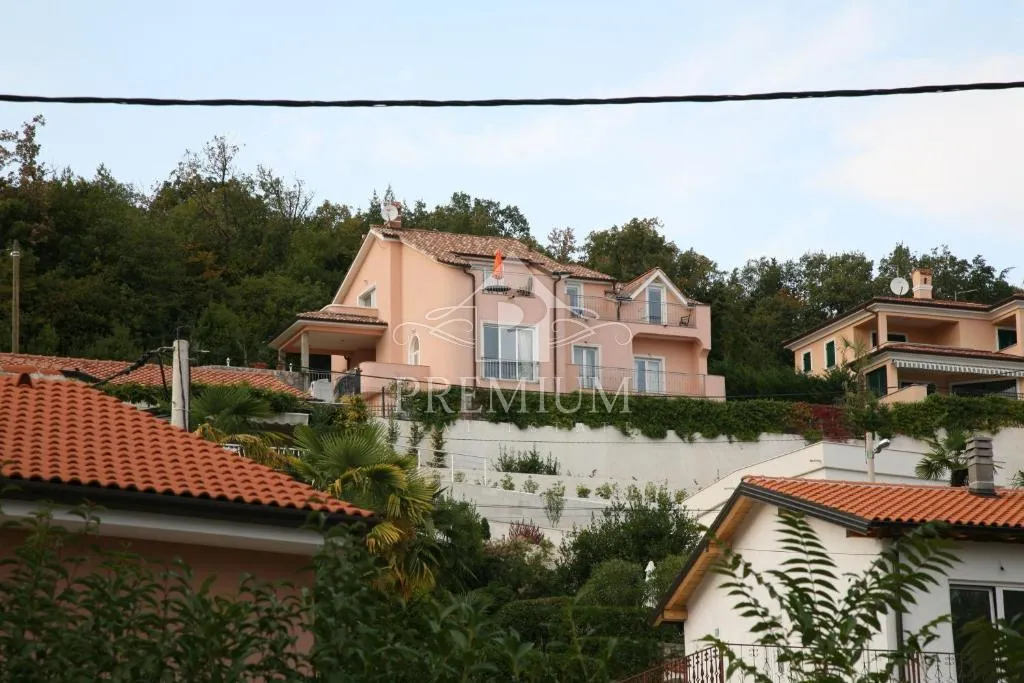 troetažni stan 290 m2, blizina mora, pogled,garaža - slika 34