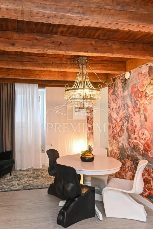 stan i apartman u centru opatije - slika 35