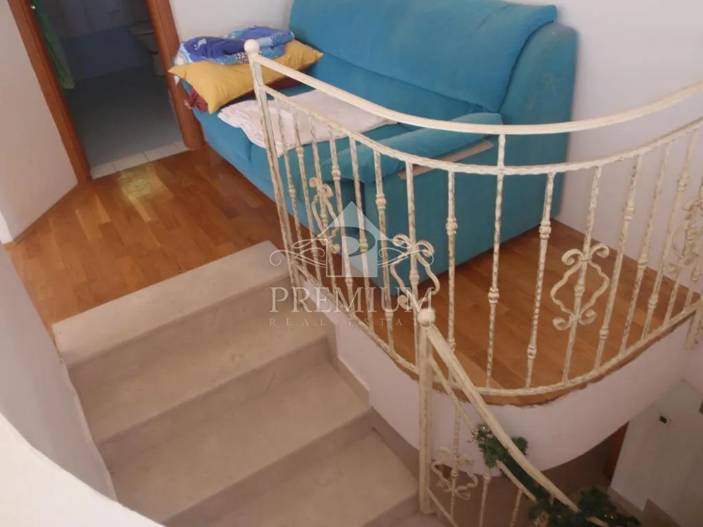 troetažni stan 290 m2, blizina mora, pogled,garaža - slika 19