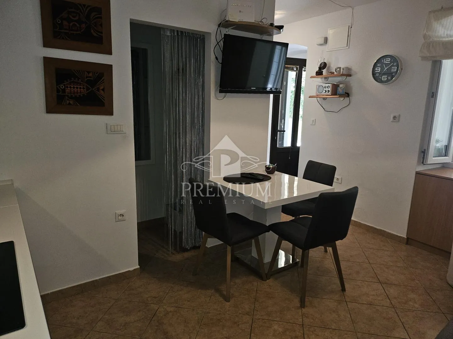 apartman sa parkingom blizu mora - slika 14
