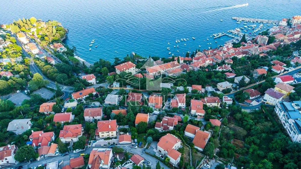 luksuzan stan blizu mora, pogled, garaža - slika 22