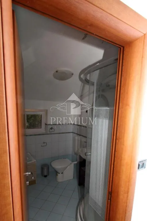 troetažni stan 290 m2, blizina mora, pogled,garaža - slika 27