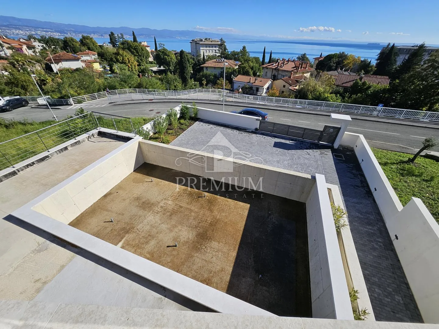 novogradnja sa dvije stambene jedinice, bazen, okućnica, pogled - slika 25