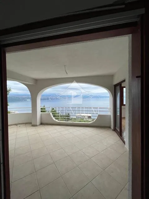 atraktivan stan 170,45 m2, na jedinstvenoj lokaciji, - slika 2