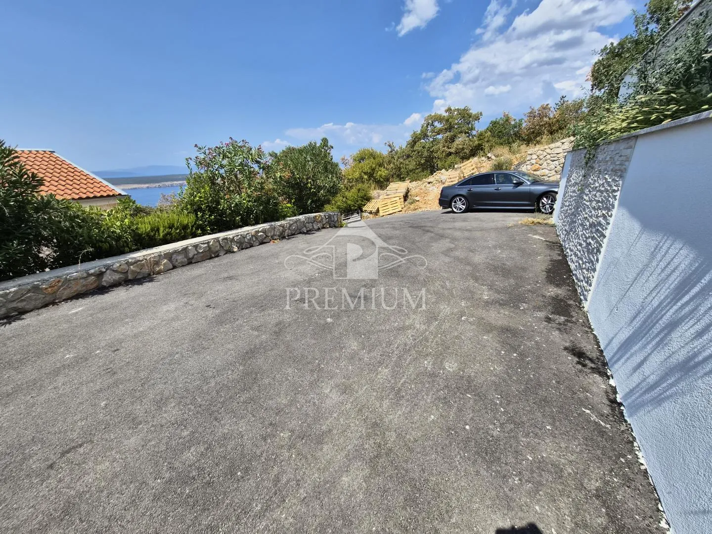 moderna novogradnja sa bazenom, pogled, garaža - slika 34