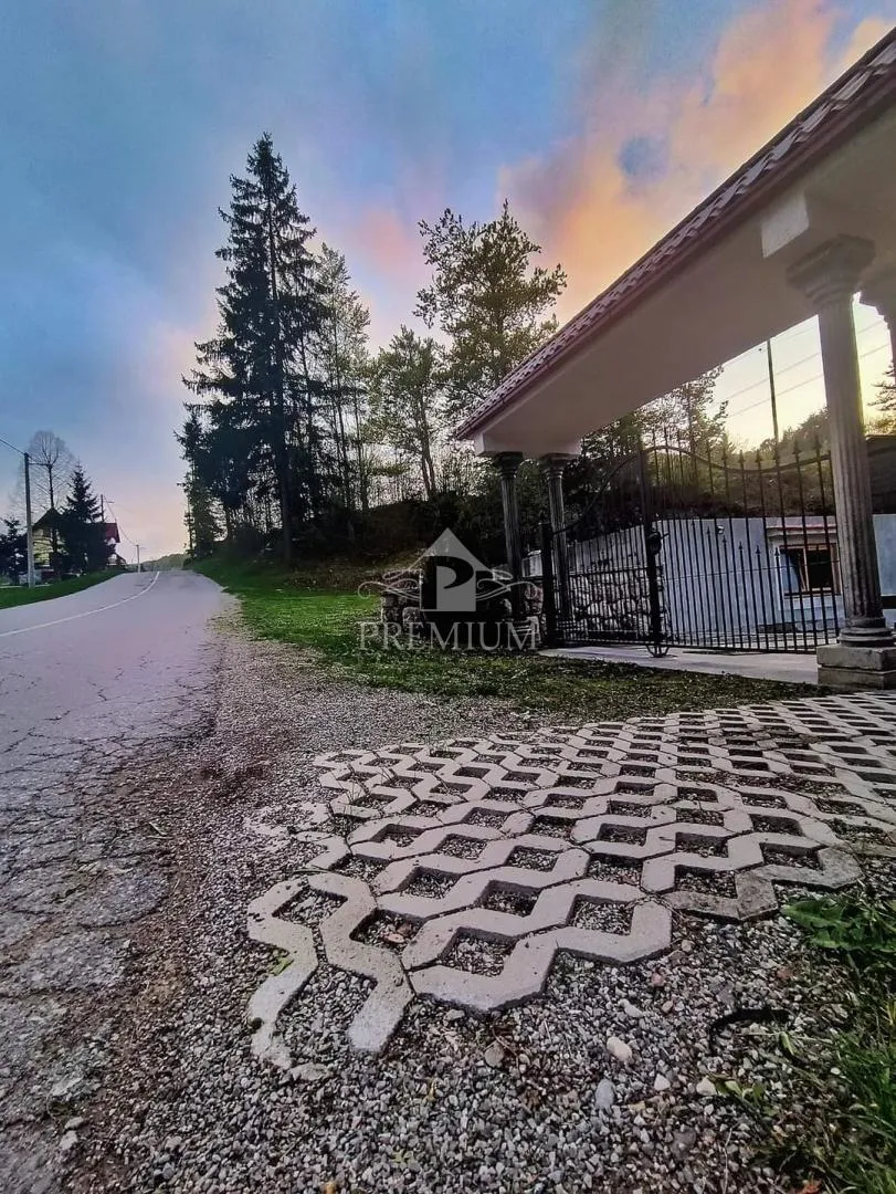 kuća sa velikom okućnicom u oazi gorskog kotara - slika 41
