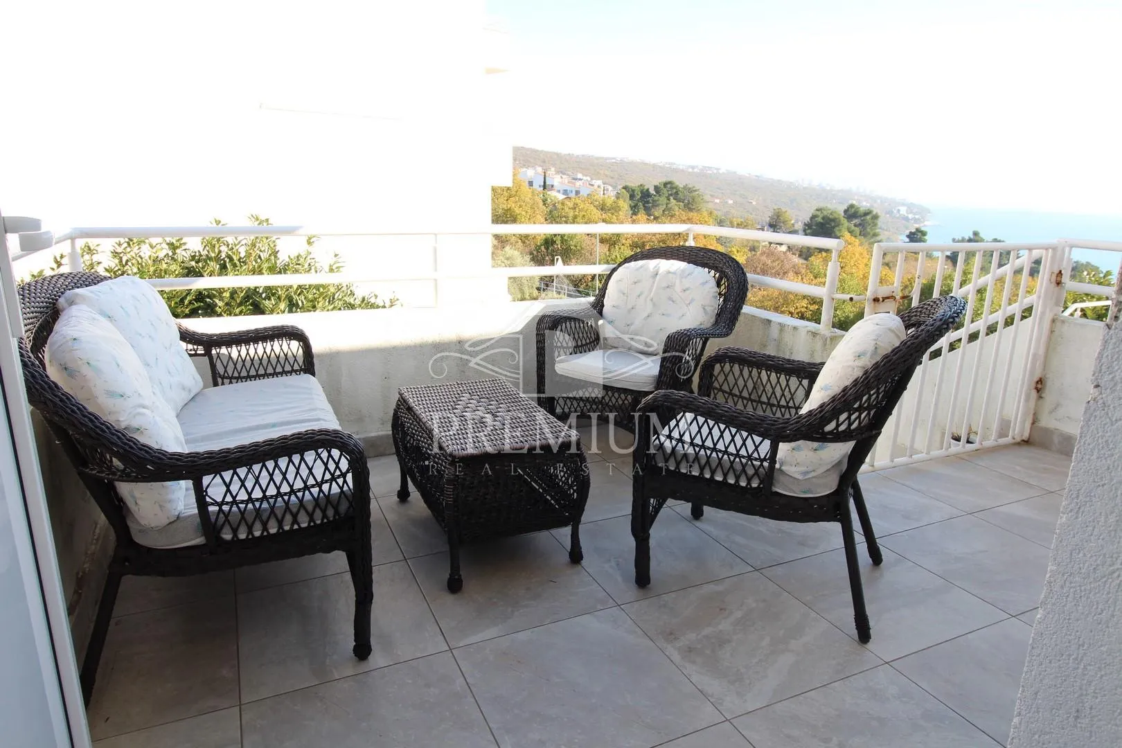 stan na dobroj lokaciji, 2s + db, parking, balkon, terasa - slika 2