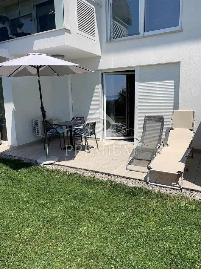 apartman na mirnoj lokaciji, novogradnja, parking, pogled - slika 17