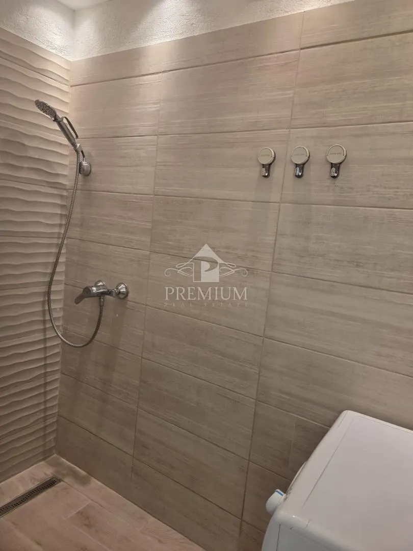 studio app sa terasom, novo uređen, dugoročni najam - slika 7