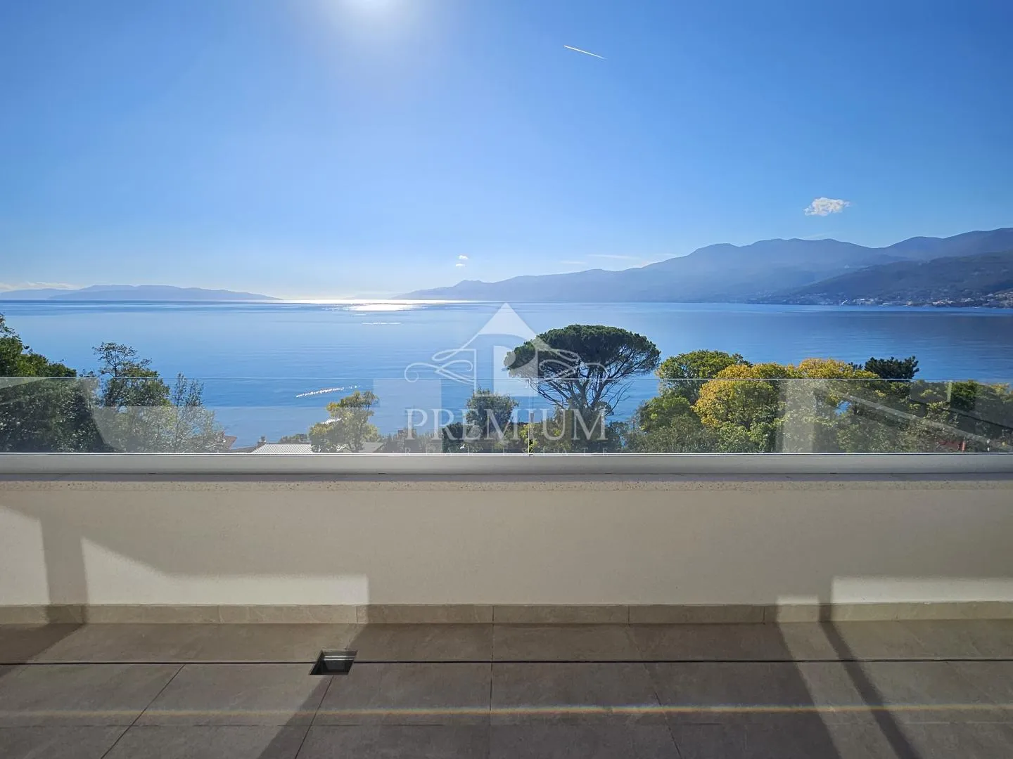 Stan U Novogradnji, Garaža, Lift, Pogled - Rijeka
