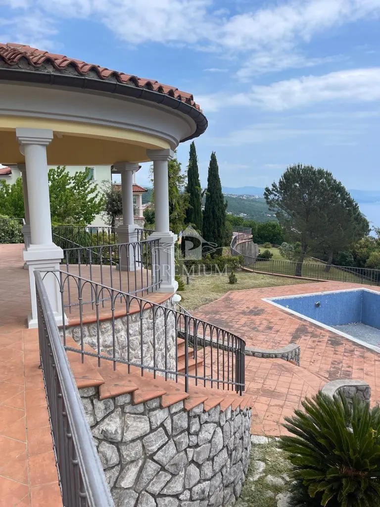 Reprezentativna Vila Na Mirnoj Lokaciji - Pobri, Opatija