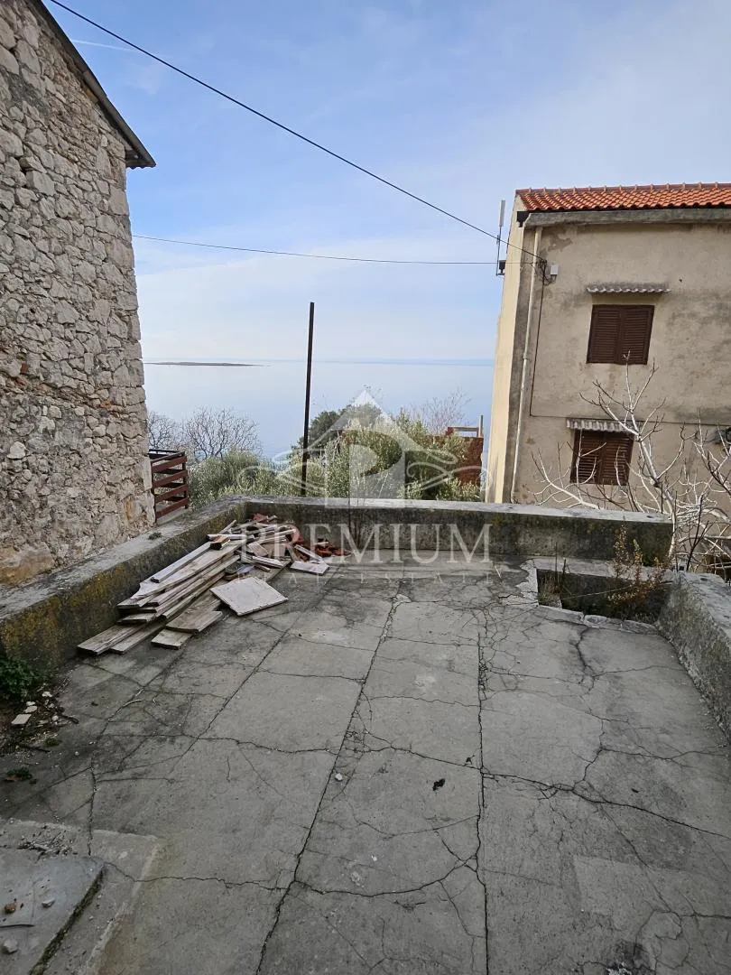 samostojeća stara kamena kuća - slika 2