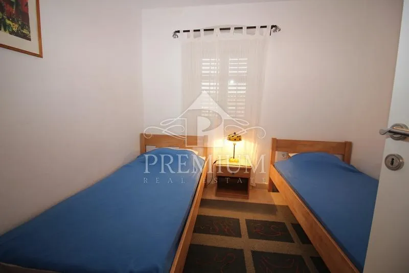 stara jezgra, kuća na 4 etaže, 5 apartmana, pogodno za razne djelatnosti - slika 33