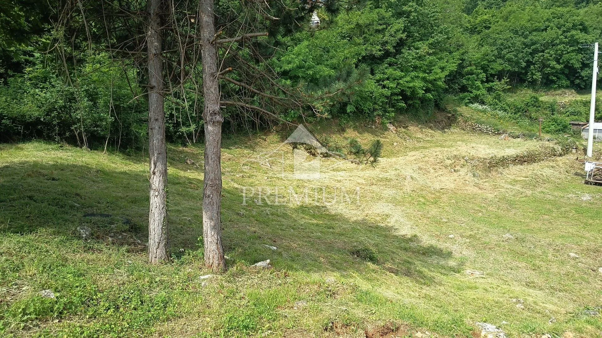 građevinsko zemljište sa izvedbenim projektom - slika 2