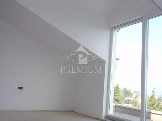 dvoetažni stan sa 2 terase i balkonom, blizina centra - slika 29