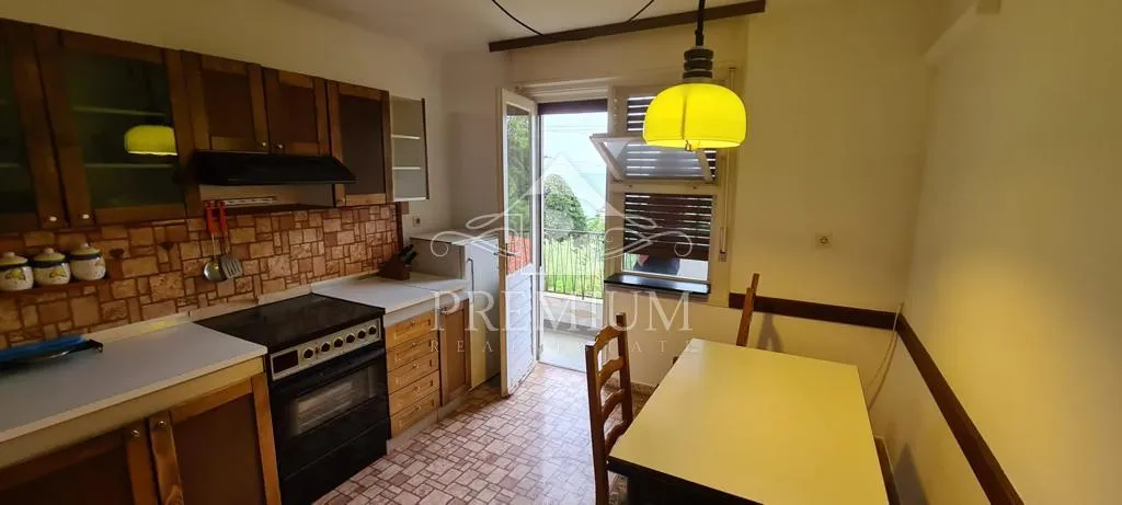 stan 50 m2 sa loggiom, pogled na more - slika 4