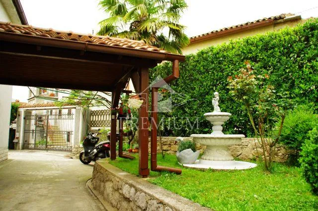samostojeća kuća sa velikom okućnicom - slika 11