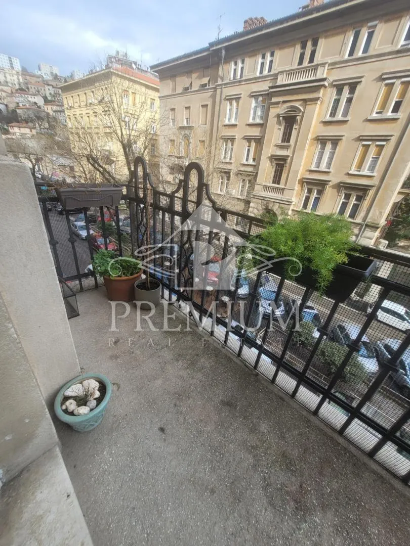 komforan gospodski stan u centru rijeke - slika 30