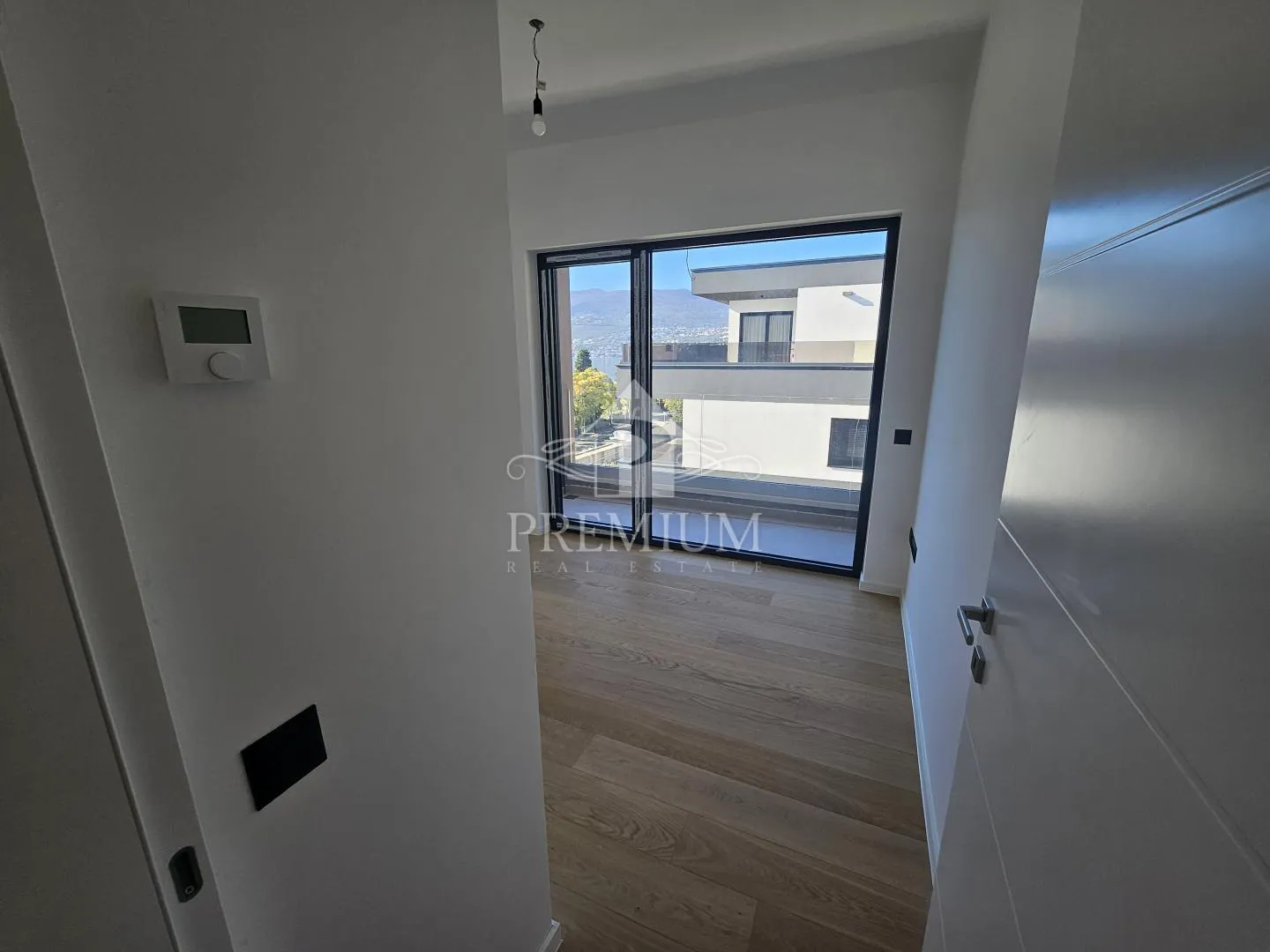 stan u novogradnji, garaža, lift, pogled - slika 20