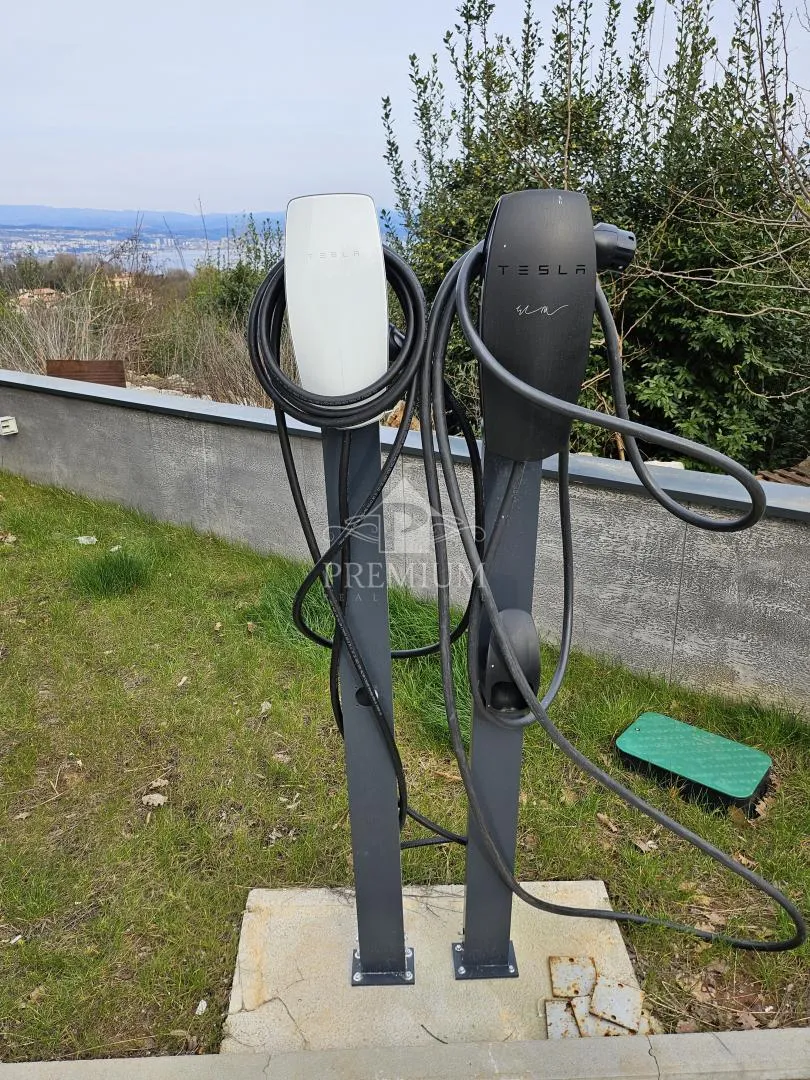 dvoetažan moderan stan, parking, otvoren pogled - slika 43
