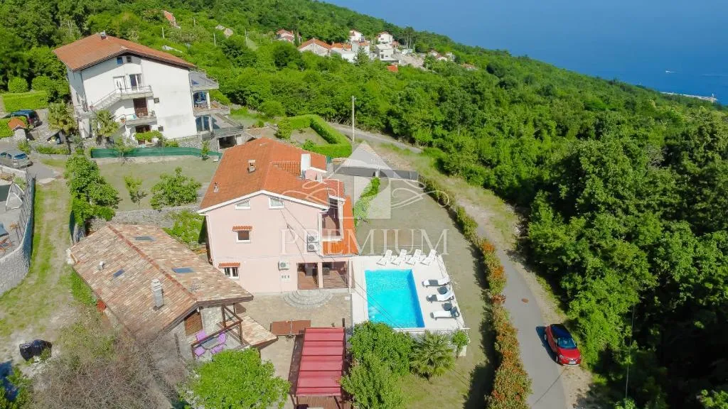 kuća s bazenom, pogled more - slika 10
