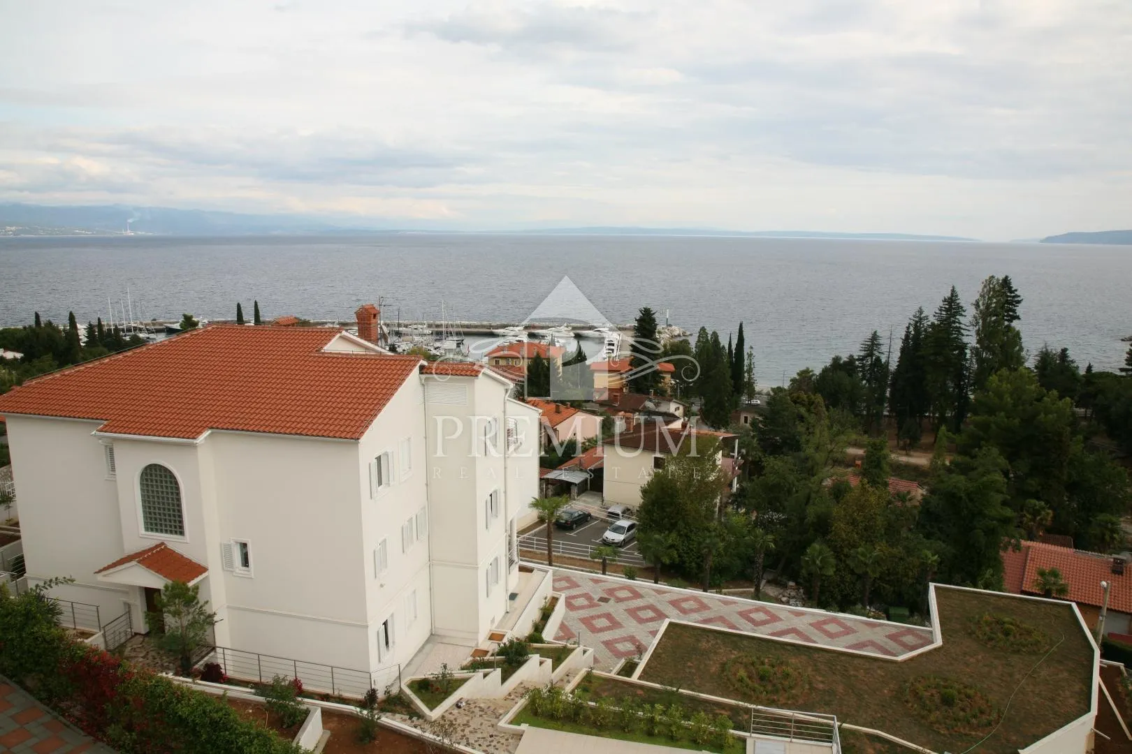 ičići - vila sa 7 stambenih jedinica, blizina mora - slika 8