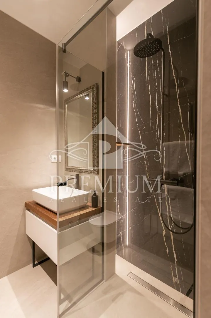 luksuzan stan, 160 m2, 2 app + 3 sobe - slika 37