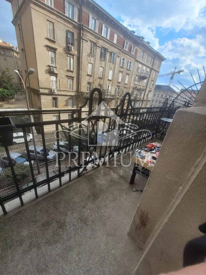 komforan gospodski stan u centru rijeke - slika 31