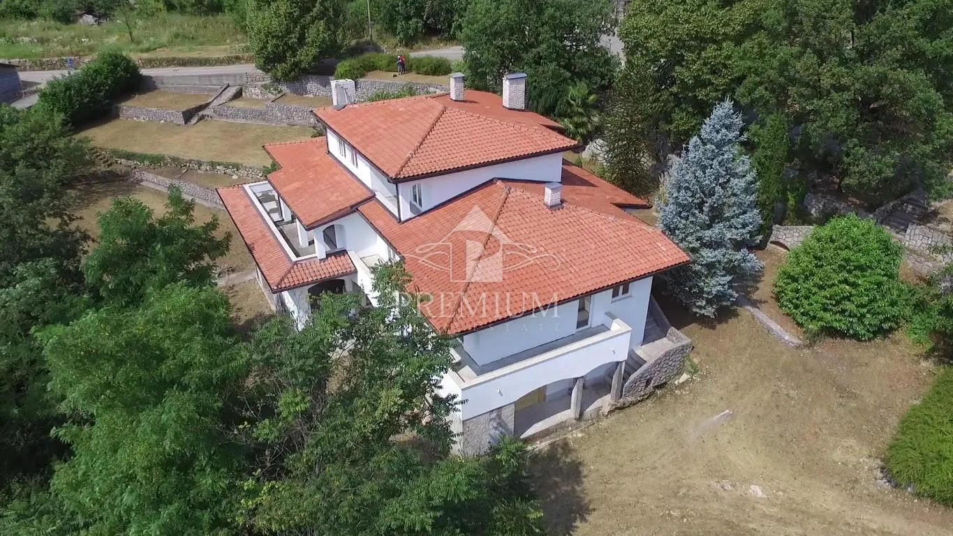 prekrasna vila sa velikom okućnicom, pogled, garaža - slika 5