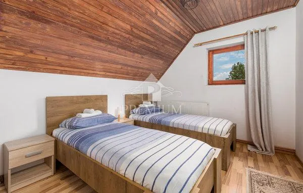 kuća sa velikom okućnicom u oazi gorskog kotara - slika 15
