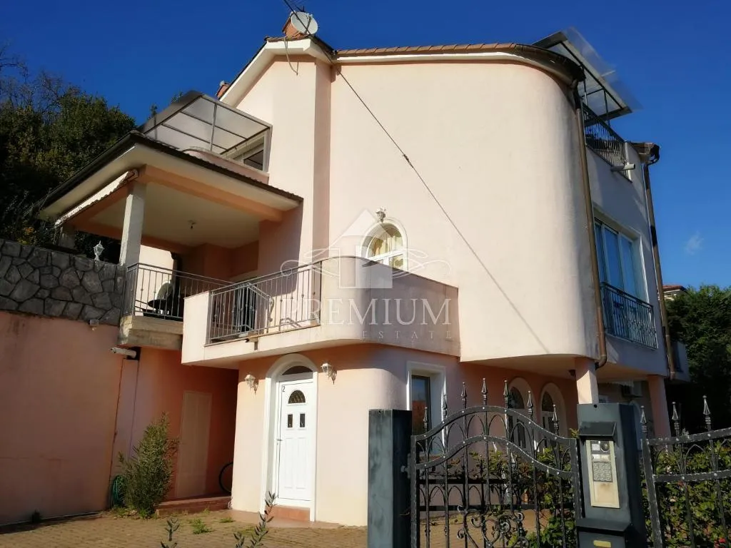 troetažni stan 290 m2, blizina mora, pogled,garaža - slika 31