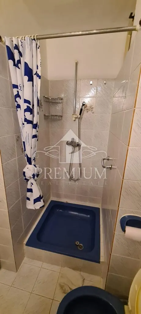 stan 50 m2 sa loggiom, pogled na more - slika 15
