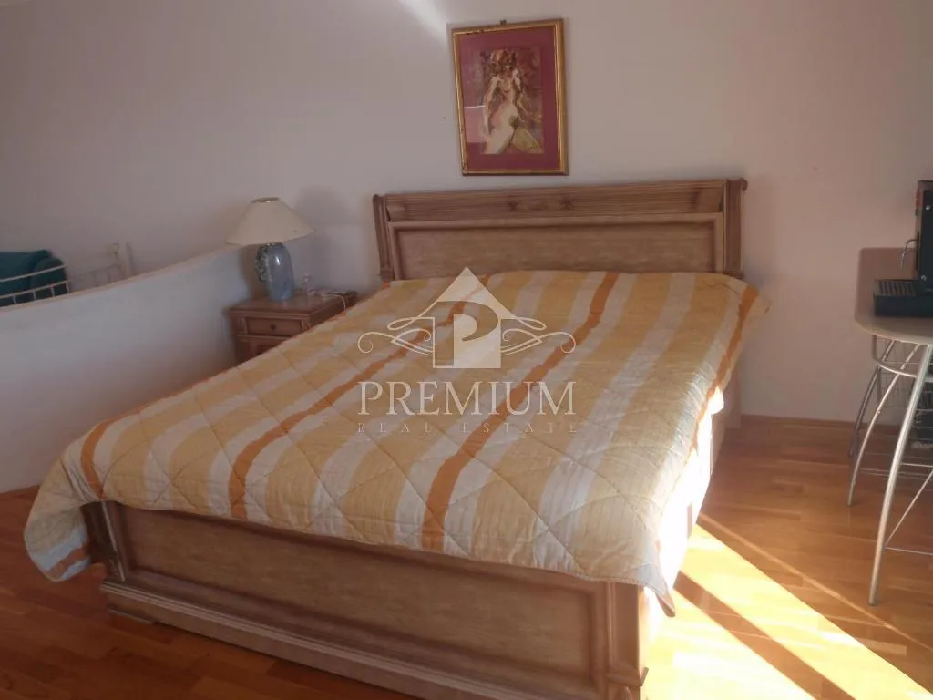 troetažni stan 290 m2, blizina mora, pogled,garaža - slika 25