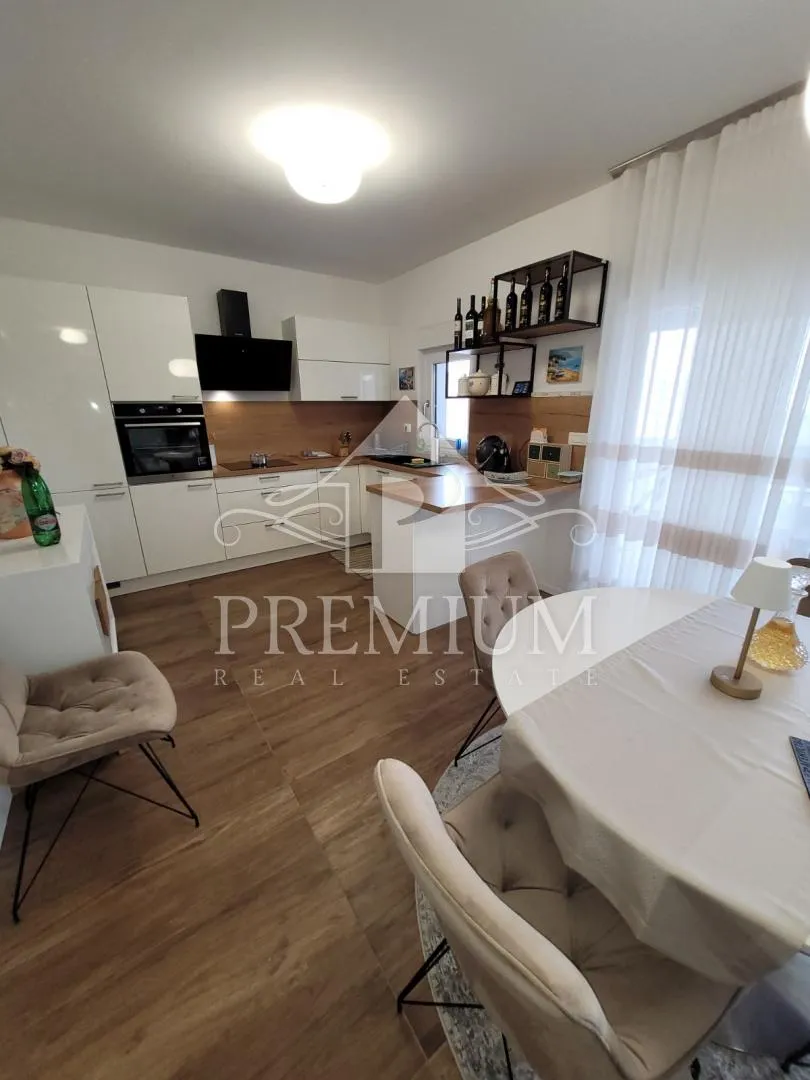 penthouse sa krovnom terasom, panoramski pogled, garaža - slika 8