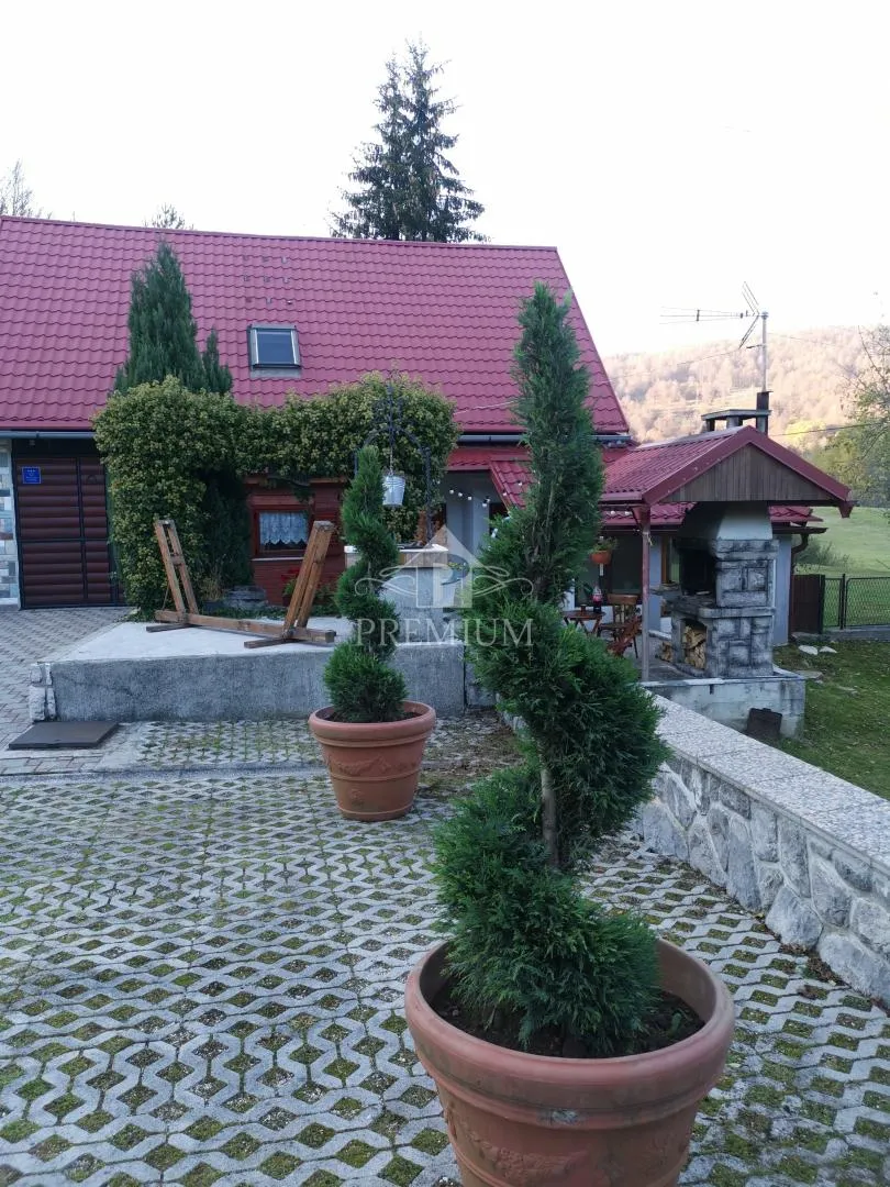 kuća sa velikom okućnicom u oazi gorskog kotara - slika 42