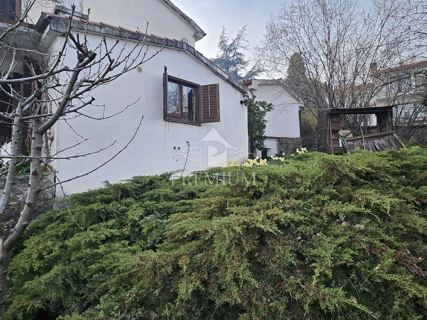 obiteljska kuća sa velikom okućnicom na mirnoj lokaciji - slika 10