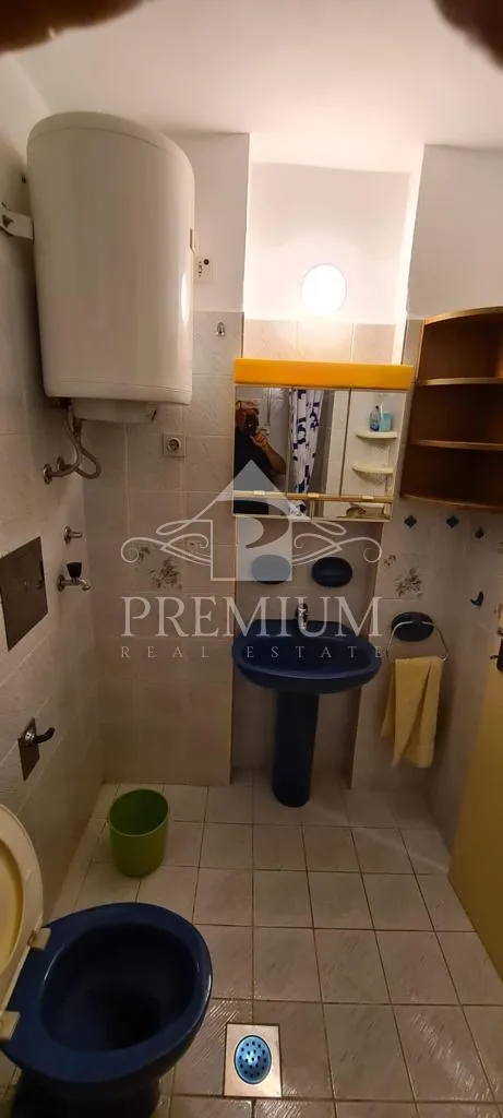 stan 50 m2 sa loggiom, pogled na more - slika 14