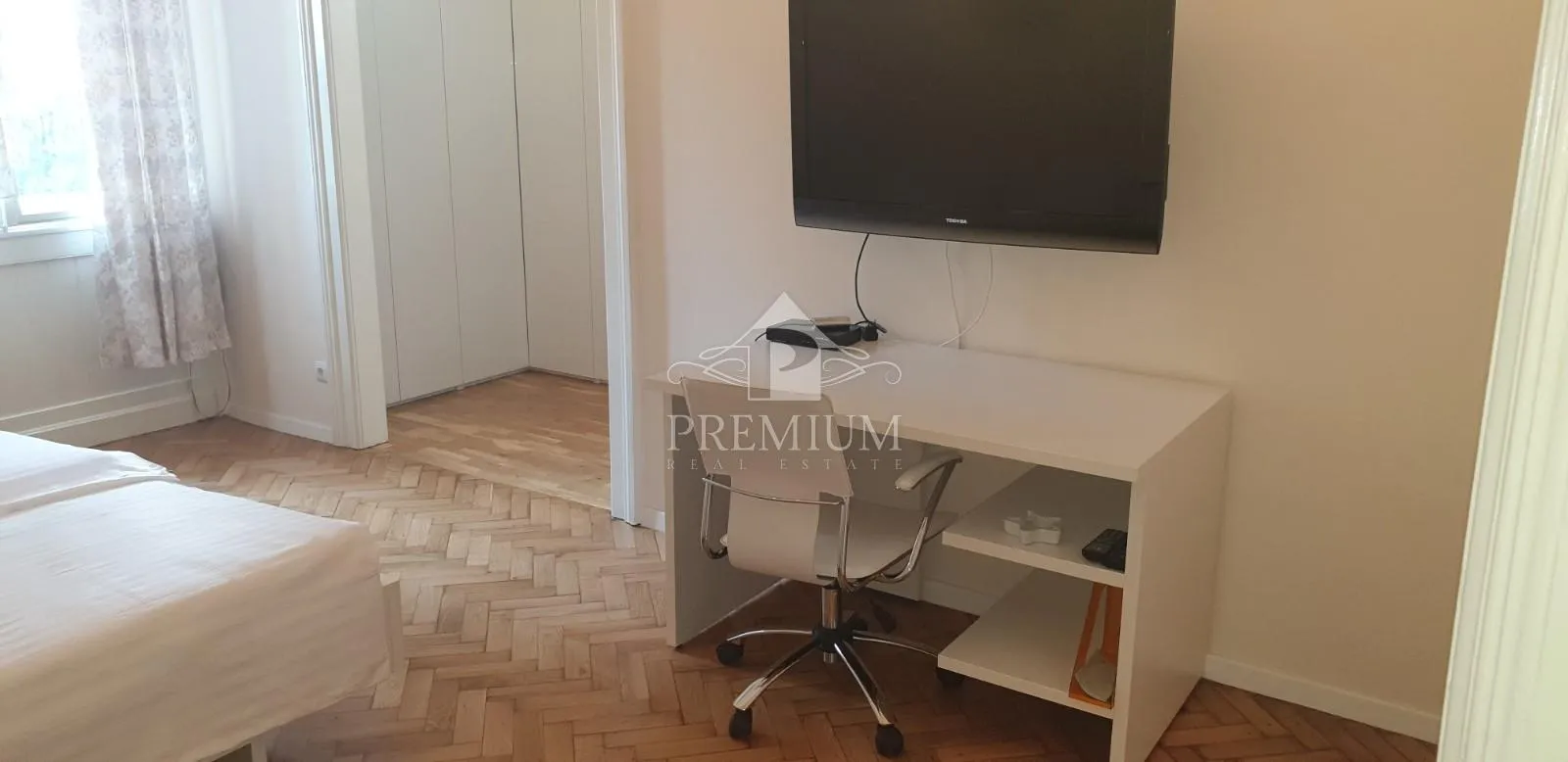novouređeni stan u opatijskoj vili, 118 m2, prvi red - slika 27