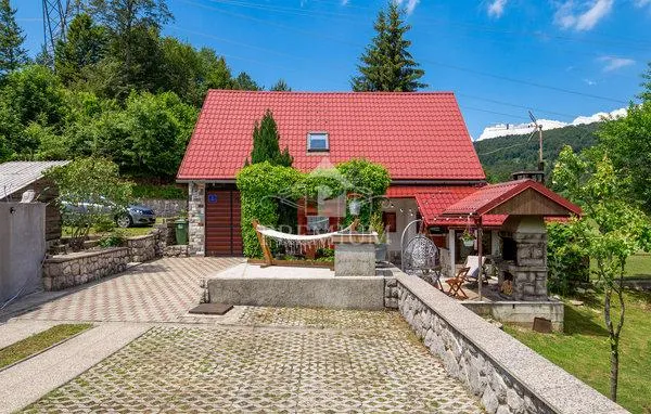 kuća sa velikom okućnicom u oazi gorskog kotara - slika 20