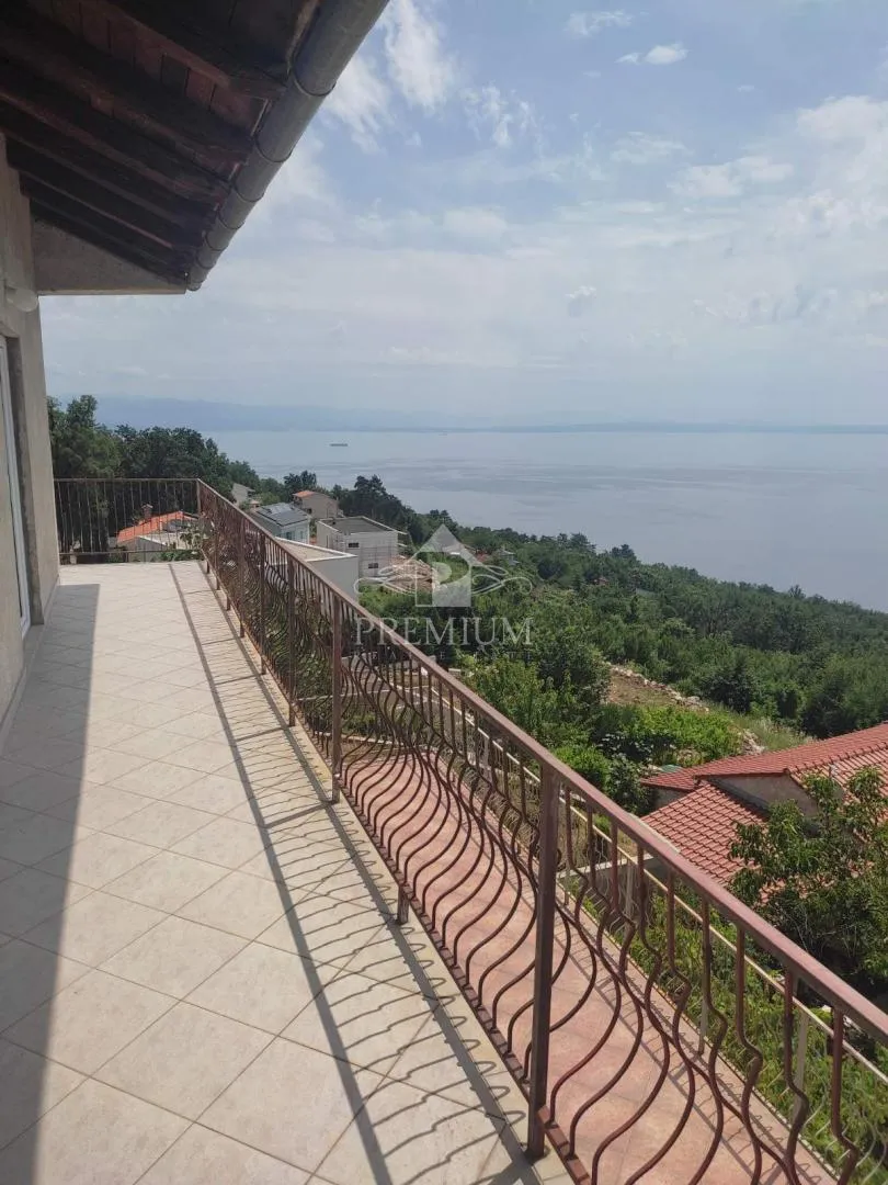 dvosobni stan na mirnoj lokaciji - slika 2
