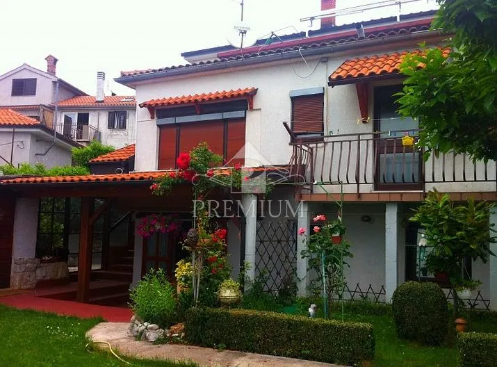samostojeća kuća sa velikom okućnicom - slika 15