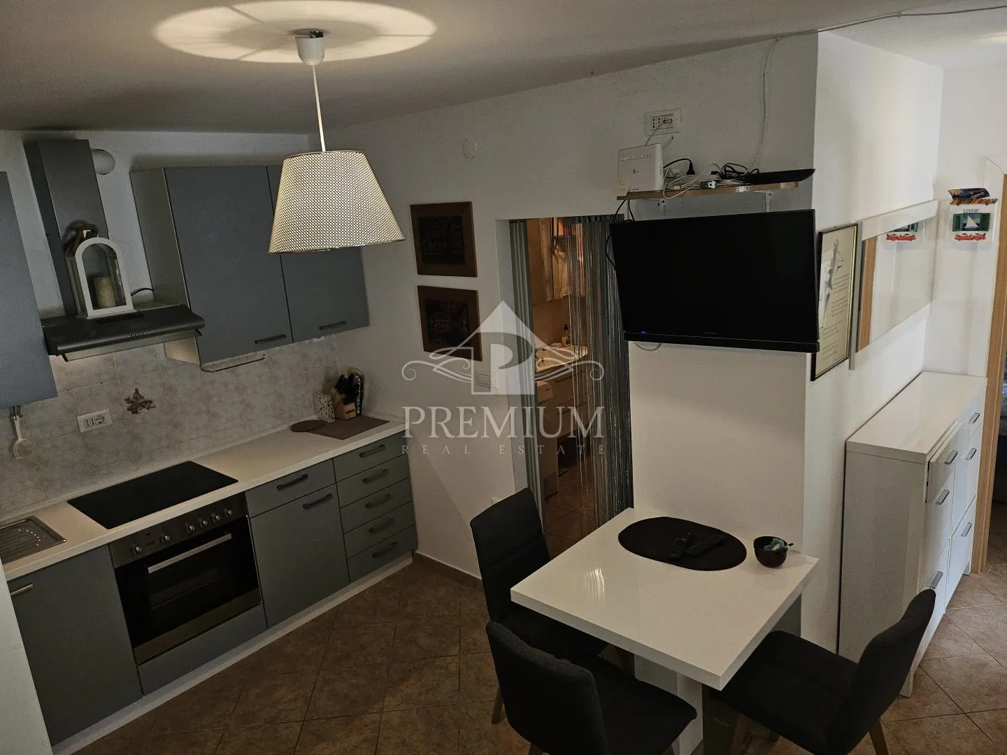 apartman sa parkingom blizu mora - slika 8