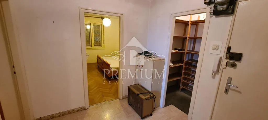 stan 50 m2 sa loggiom, pogled na more - slika 6