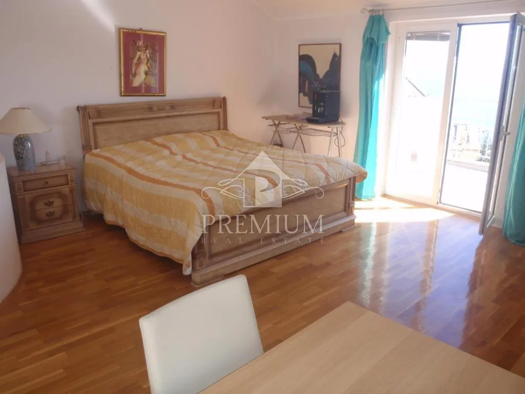 troetažni stan 290 m2, blizina mora, pogled,garaža - slika 26