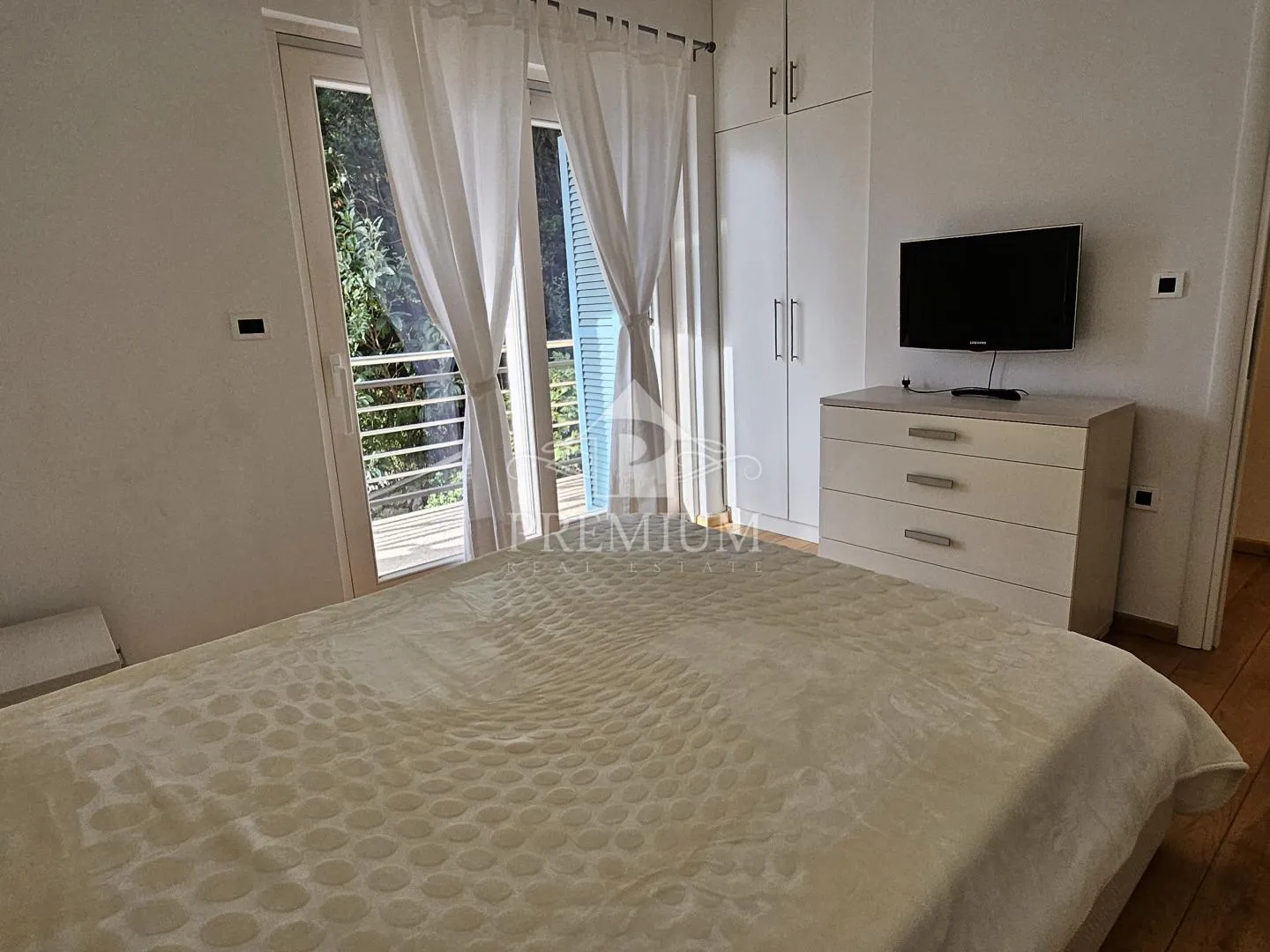 stan na mirnoj lokaciji, pogled, garaža - slika 41